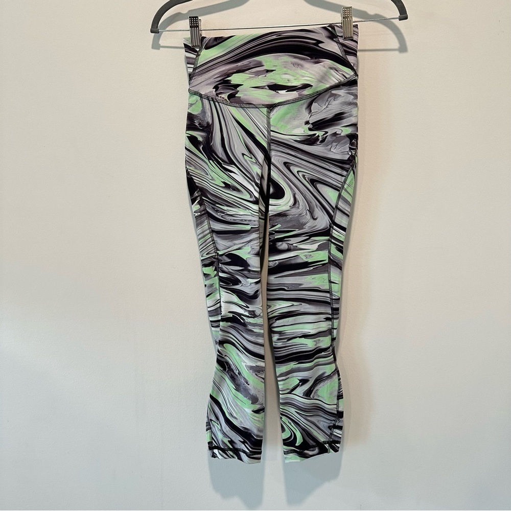 Lululemon Base Pace High-Rise Running Tight 25” - Picture 2 of 12